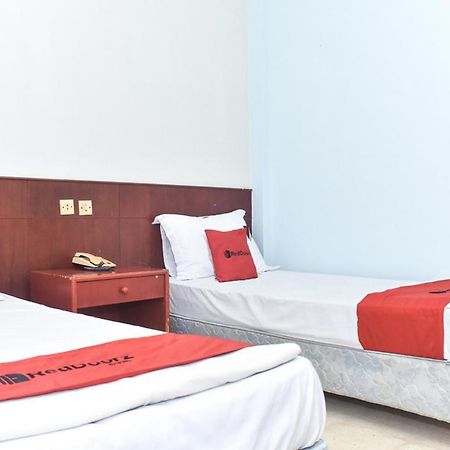 Hotel Reddoorz Near Kampung Warna Warni Malang Exterior foto